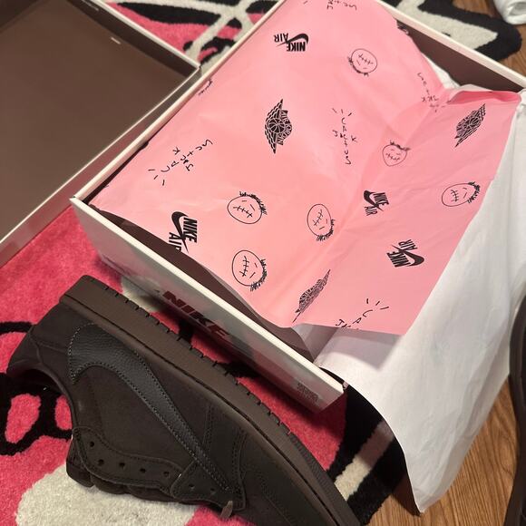 Jordan 1 Retro Low OG SP Travis Scott Velvet Brown - Size 10 - Brand New - Picture 8 of 12